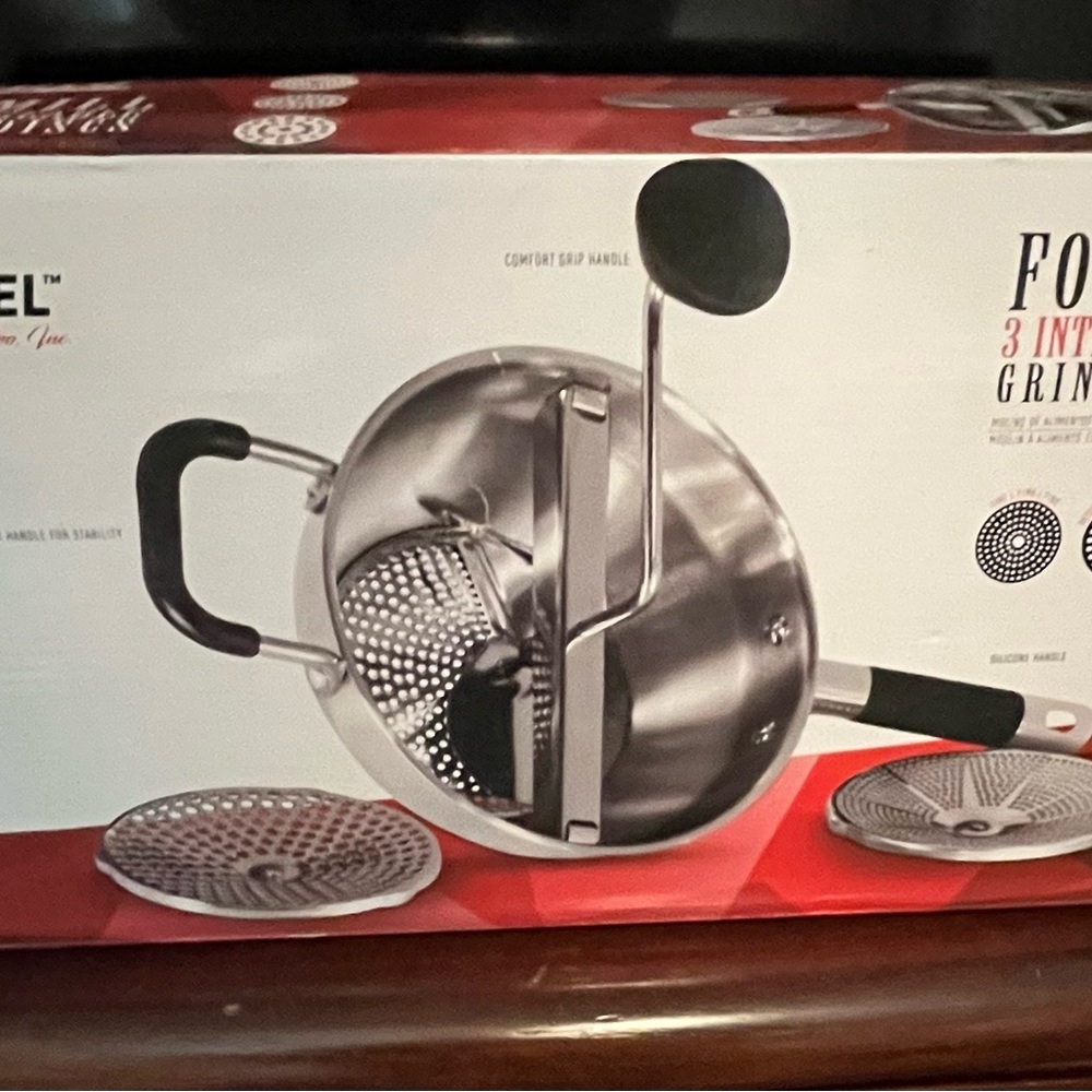 Stainless Steel Food Grinder Mill with Black Handles - 3-Plate Set Exelsteel